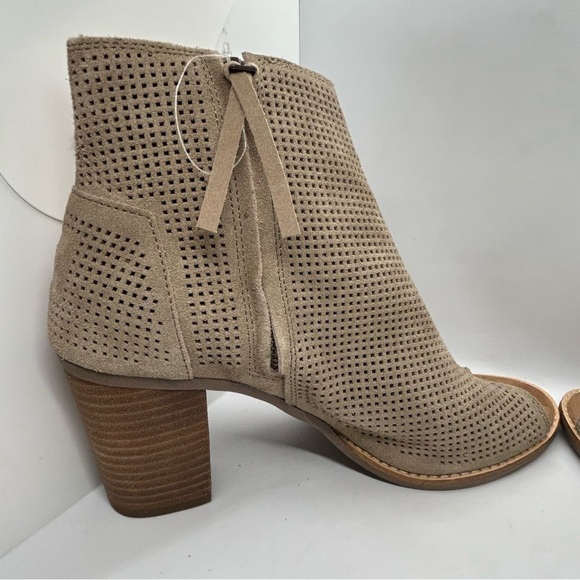 Toms Majorca Taupe Suede Perforated Ankle Open Toe Heeled Bootie Size 9 - Picture 6 of 11